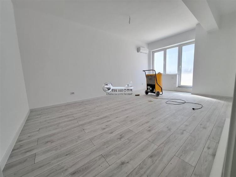 Penthouse cu 3 camere decomandat în Galata