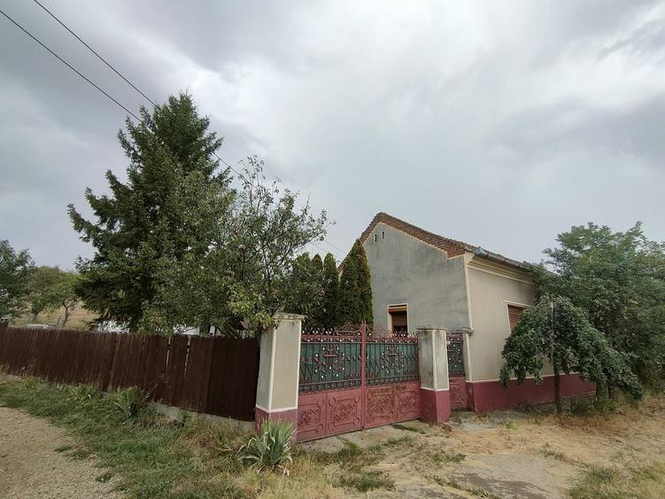 Casă cu 3 camere în Sântimreu