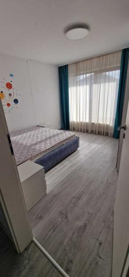 Casă cu 4 camere cu Teren 300 Mp în Central