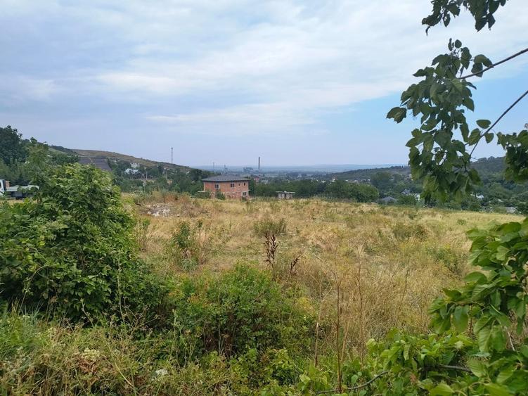 Teren de 1900 mp, în Tomești