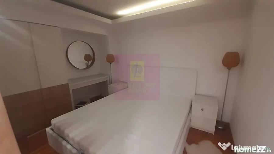 Apartament cu 3 camere semidecomandat în Romană
