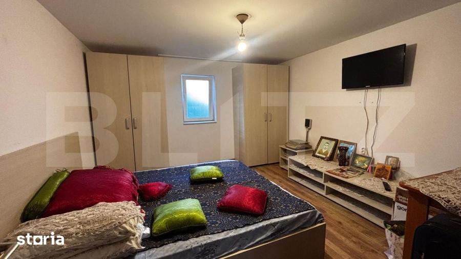 Casă cu 4 camere cu Teren 462 Mp în Craiovița Nouă