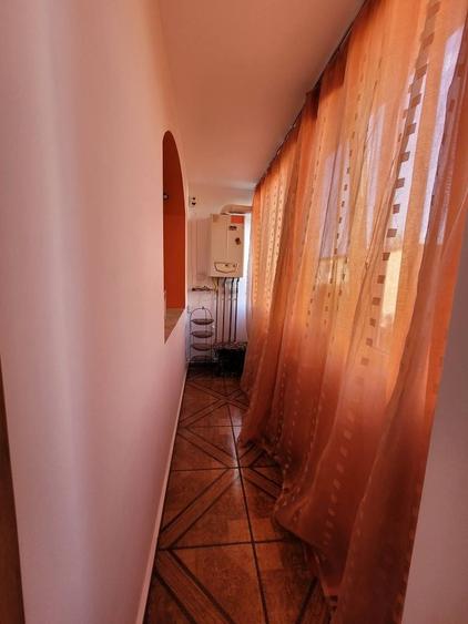 Apartament cu 3 camere semidecomandat în Bartolomeu