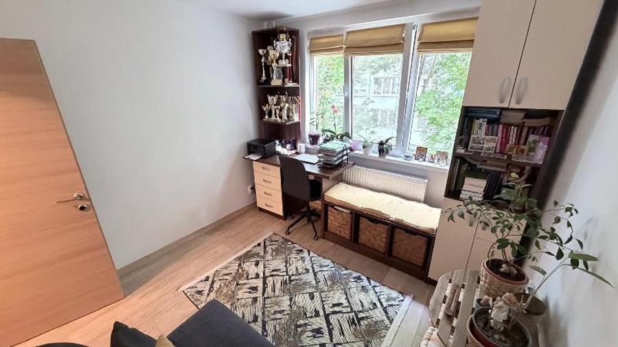 Apartament cu 4 camere decomandat în Drumul Taberei
