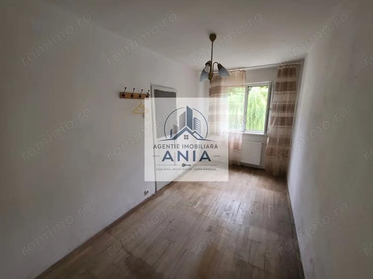 Apartament cu 3 camere semidecomandat în Neptun
