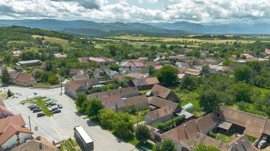 Casă cu 2 camere cu Teren 931 Mp în Șinca