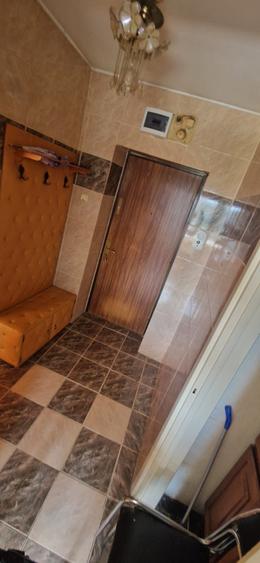 Apartament cu 2 camere semidecomandat în Pajura