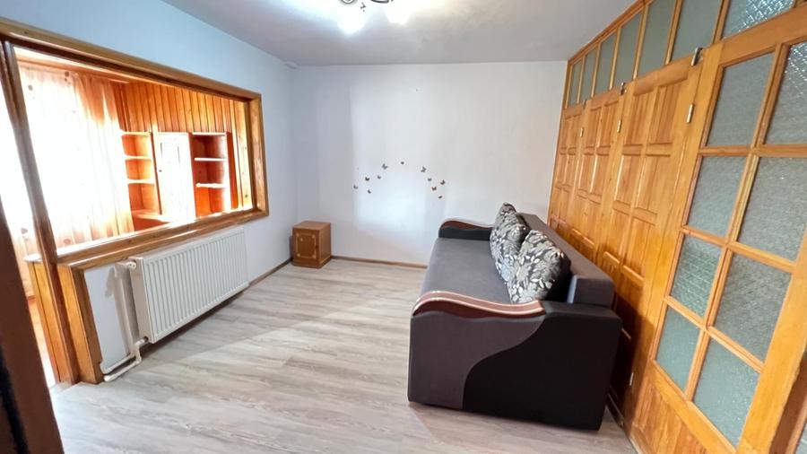Apartament cu 2 camere decomandat în Banca Națională