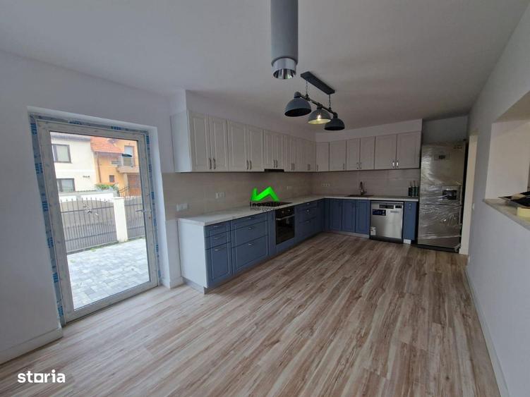 Casă cu 4 camere în Tineretului