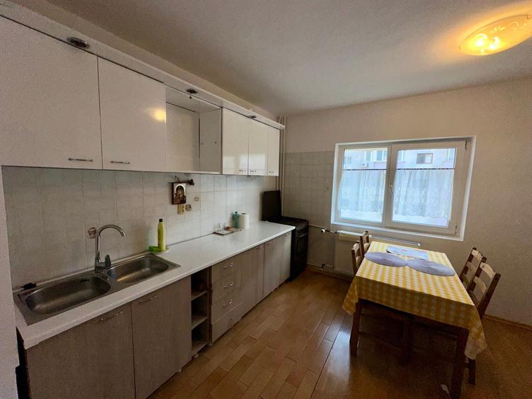 Apartament cu 2 camere decomandat, mobilat în Nerva Traian