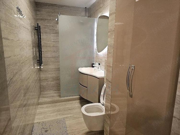 Apartament cu 3 camere semidecomandat în Faleză