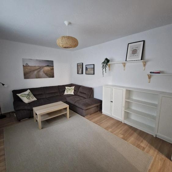 Apartament cu 2 camere decomandat în Polonă