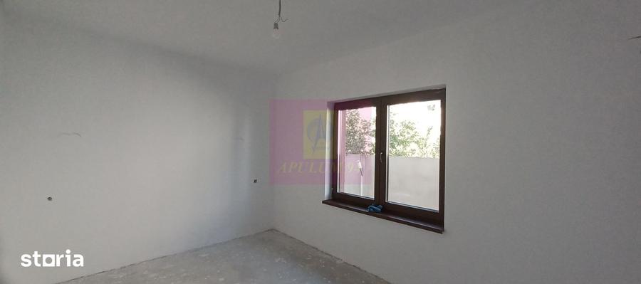 Casă cu 4 camere cu Piscina în Săbăreni