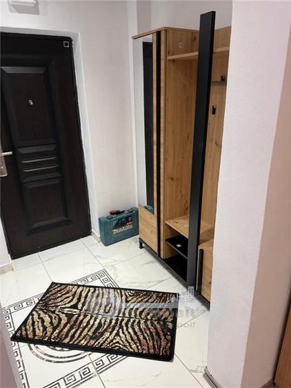 Garsonieră decomandată, mobilată în Podul de Piatră