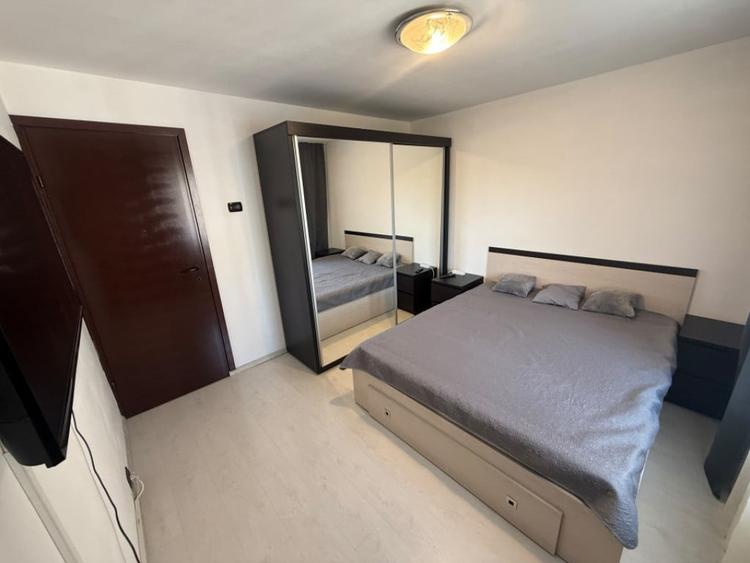 Apartament cu 2 camere decomandat în Rovine