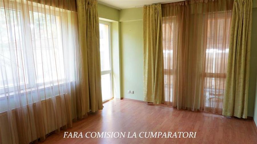 Casă individuală cu 12 camere cu Piscina în Central