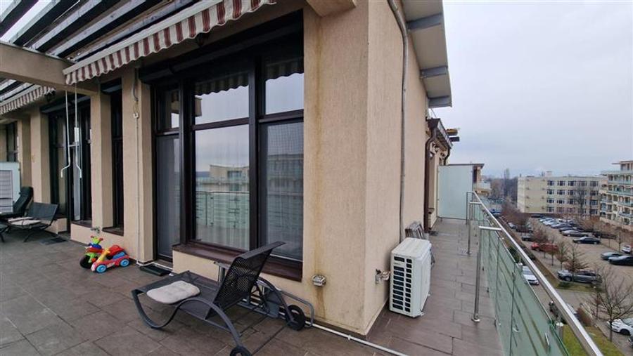 Penthouse cu 3 camere decomandat, mobilat în Copou