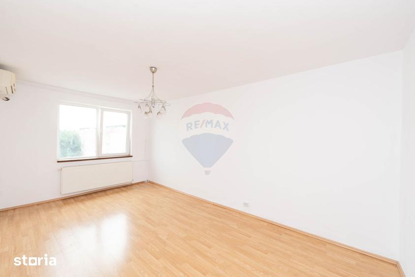 Apartament cu 3 camere decomandat în Crângași