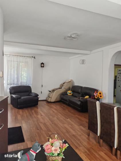 Casă cu 4 camere cu Teren 333 Mp în Central