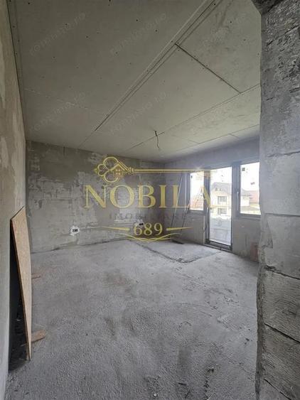 Casă cu Teren 500 Mp în Est