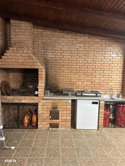 Casă cu 4 camere în Central