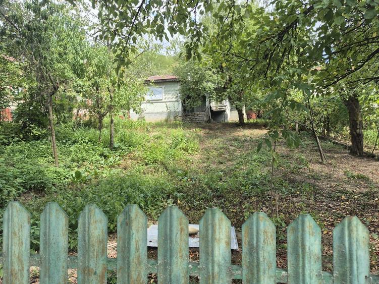 Casă cu 4 camere în Fundeni