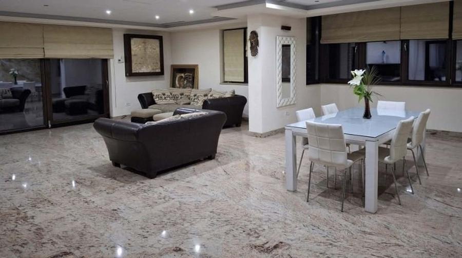 Casă cu 10 camere cu Garaj în Tineretului