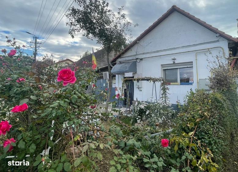 Casă cu 4 camere cu Canalizare în Central