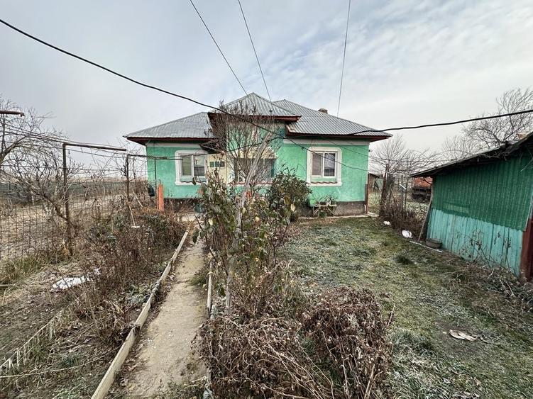 Casă cu 3 camere în Căteasca