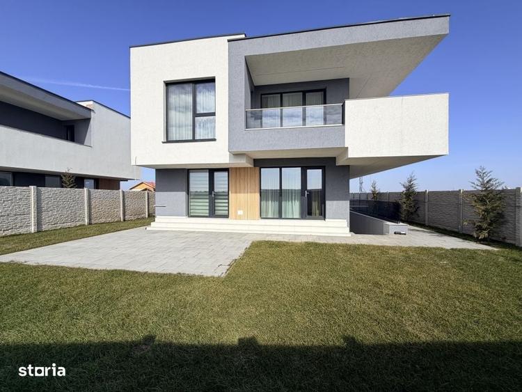 Casă cu 4 camere cu Teren 400 Mp în Domnești
