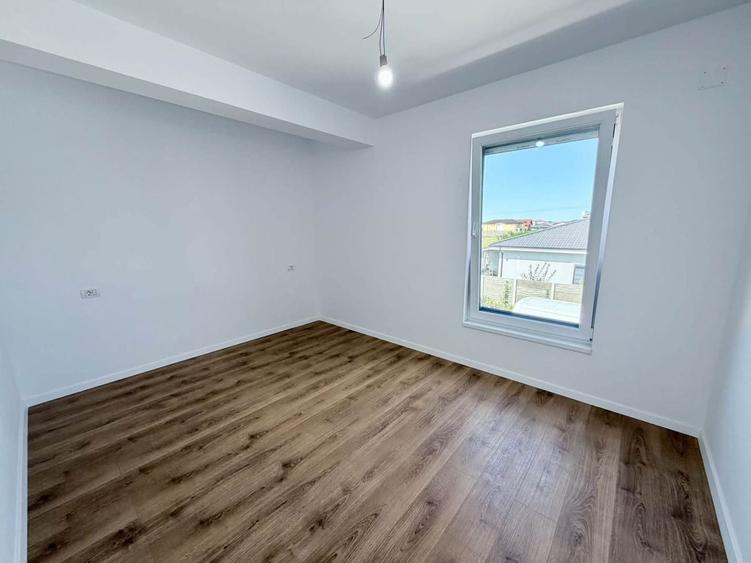 Duplex cu 5 camere cu Canalizare în Moșnița Nouă