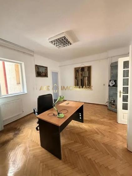 Birou, de 82 mp, în Unirii