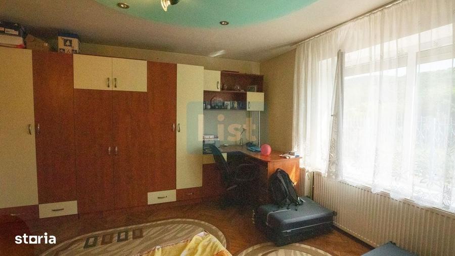 Casă cu 4 camere în Muncitoresc
