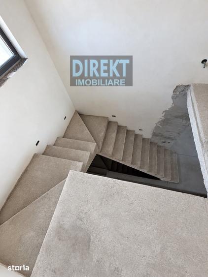 Casă cu 5 camere cu Teren 70 Mp în Livezile