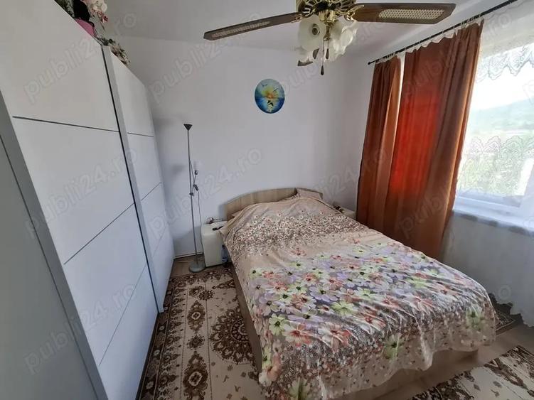 Apartament cu 2 camere semidecomandat în Săsar