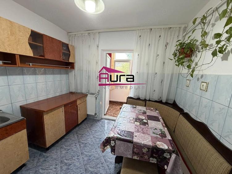 Apartament cu 3 camere decomandat în E3