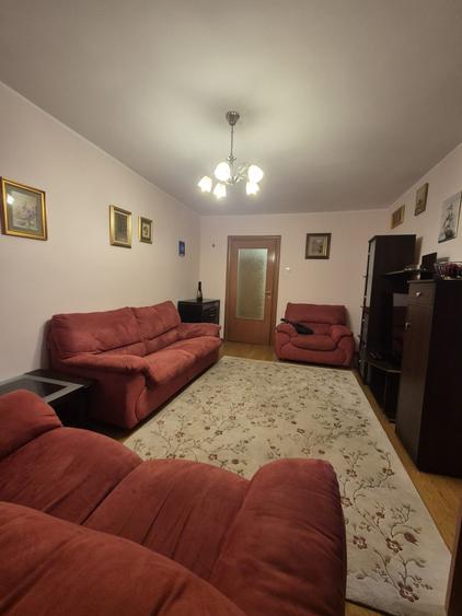 Apartament cu 3 camere circular în Drumul Taberei
