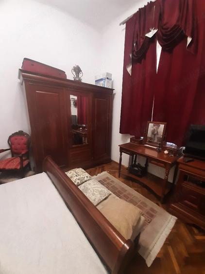 Apartament cu 3 camere semidecomandat în Central