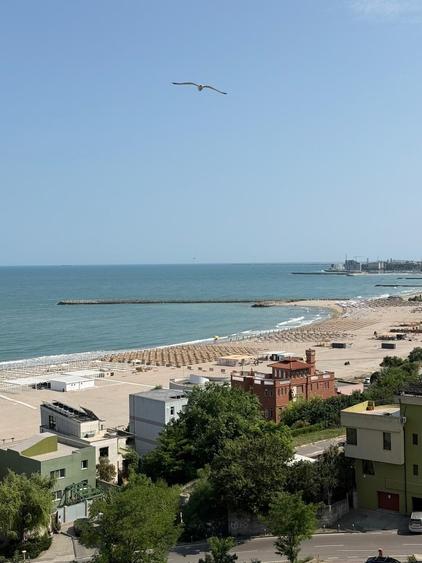 Apartament cu 3 camere decomandat în Faleza Nord
