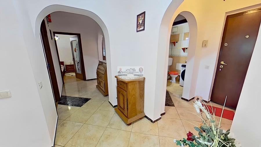 Apartament cu 3 camere decomandat în Nord