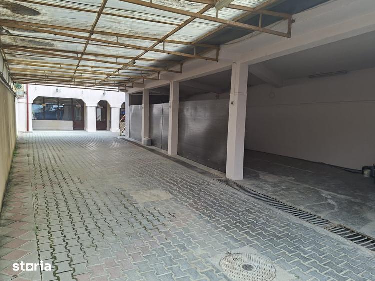 Casă cu 8 camere cu Teren 410 Mp în Central