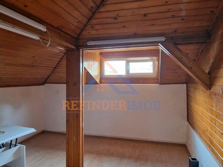 Casă individuală cu 4 camere cu Canalizare în Basarab