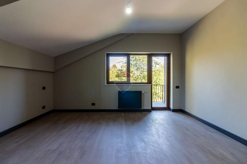 Casă individuală cu 5 camere cu Teren 599 Mp în Corbeanca