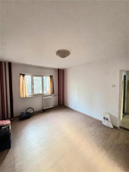 Apartament cu 3 camere decomandat în Inel II