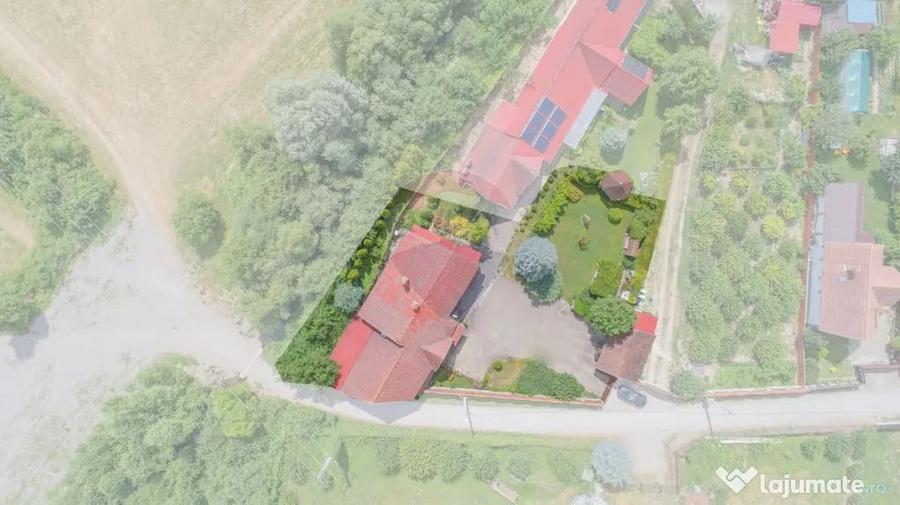 Casă cu 7 camere cu Teren 800 Mp în Purcăreni