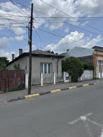 Casă cu 4 camere în Tecuci