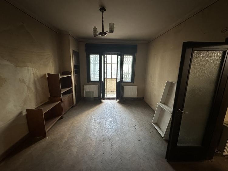 Apartament cu 4 camere decomandat în Sala Palatului