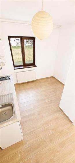 Apartament cu 2 camere decomandat în Tractorul