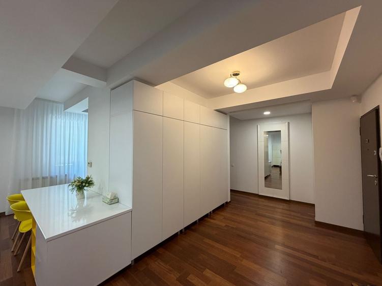 Apartament cu 4 camere în Herăstrău
