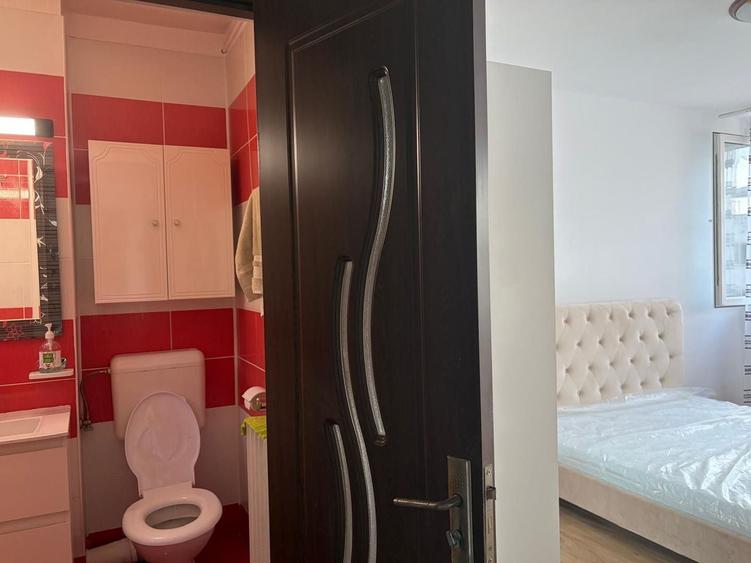 Apartament cu 2 camere semidecomandat, mobilat în Alexandru Obregia